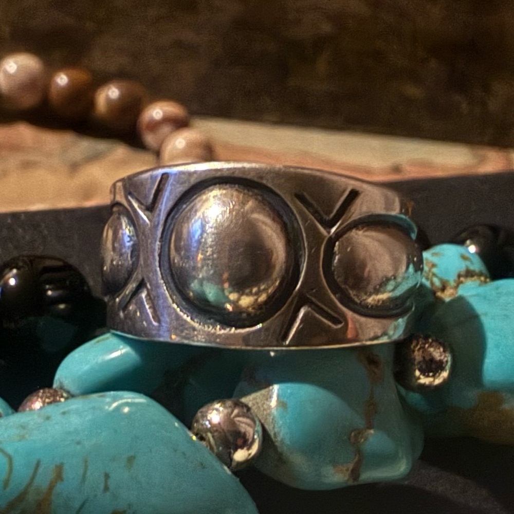 Native American Sterling
Silver Ring Sz 7.25 - Picture 10 of 15